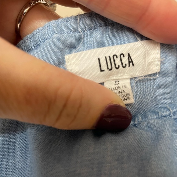 Denim sleeveless romper with pockets - Picture 2 of 4